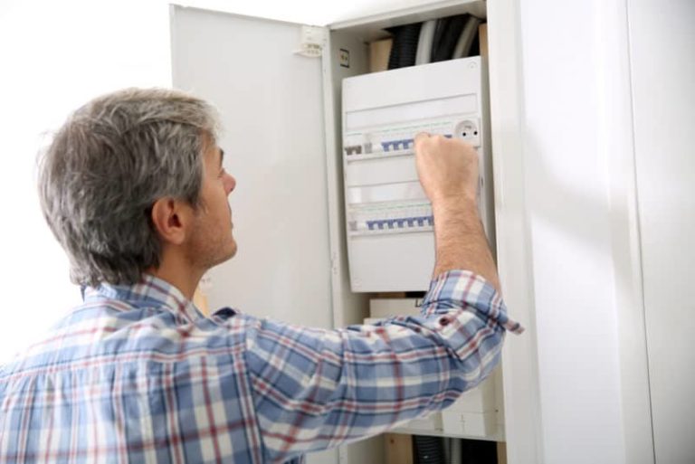 How to Choose the Right Circuit Breaker for Your New Sun City, FL Home