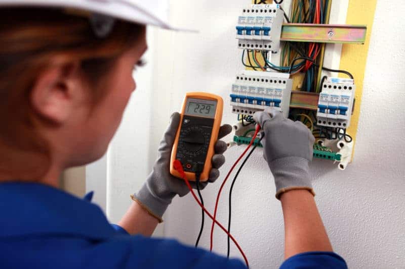 TECH-electrical-panel-electrician-check-wiring
