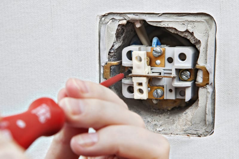 TECH-electrical-wiring-repair