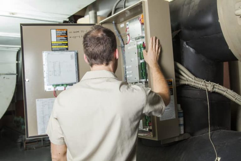 3 Reasons Electrical Maintenance is Crucial for Your St. Pete, FL Home